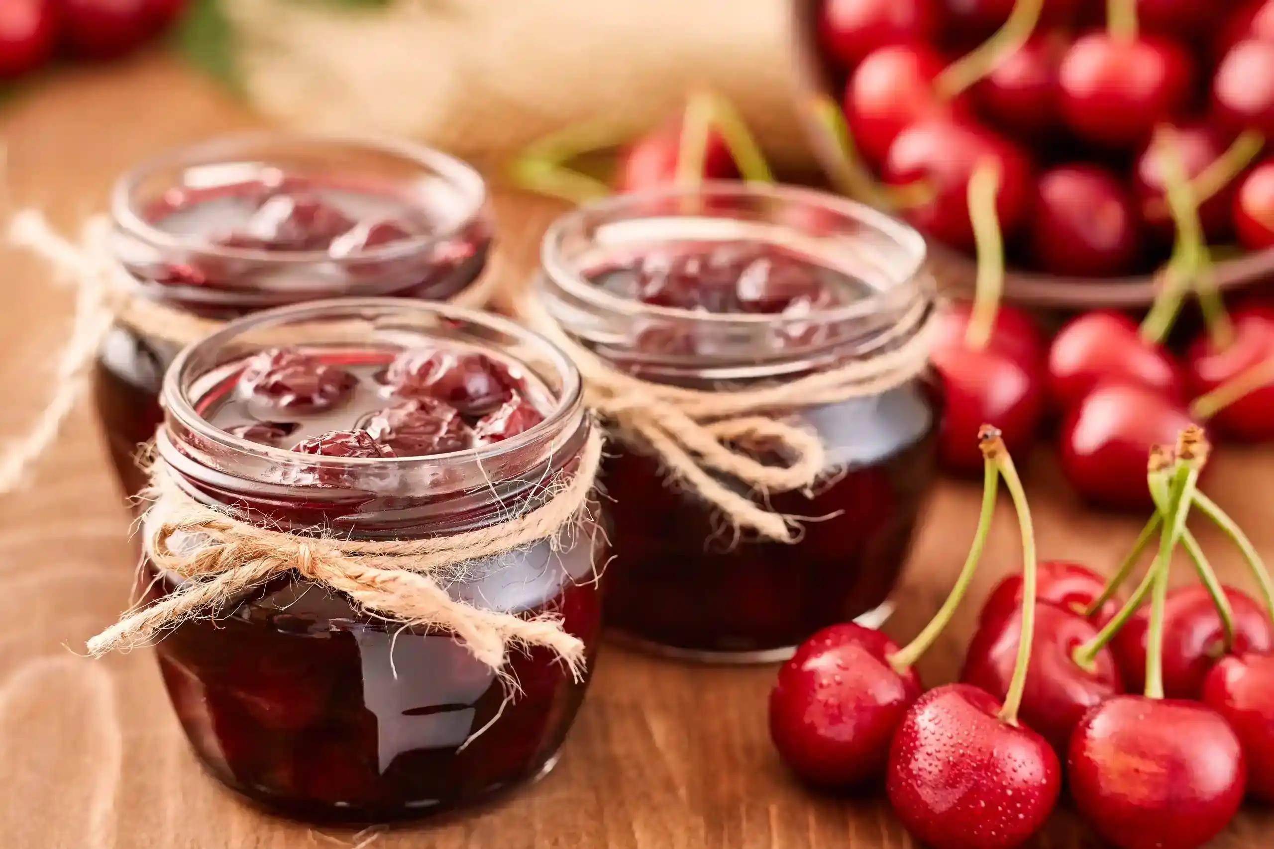 طرز تهیه مربای آلبالو خانگی خوش رنگ